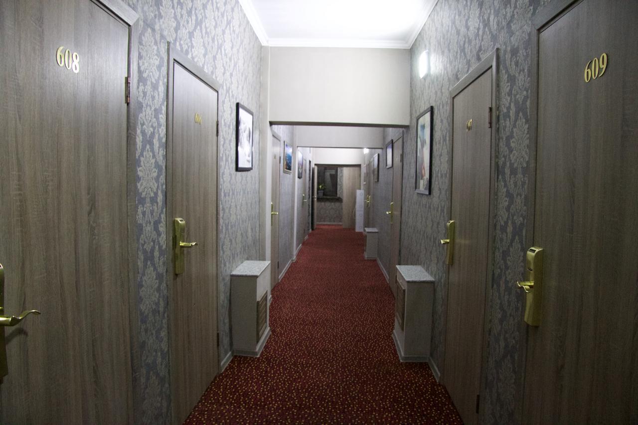 Deluxe Plaza Hotel อัลมาตี ภายนอก รูปภาพ